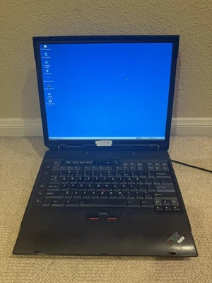 Portátil IBM ThinkPad A30 15 pulgadas, Intel P3 Pentium III 1,0 GHz, 128 MB de RAM con disco duro Foto 1 de 4