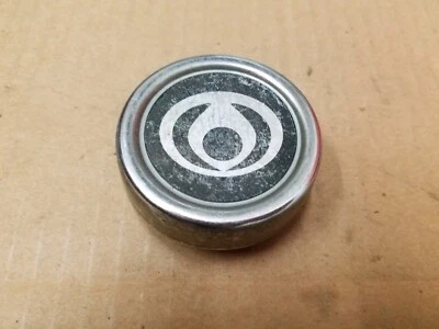 Оригинальный пылезащитный колпак ступицы центральный колпак с черной эмблемой Mazda хром металл 2 дюйма - Изображение 1 из 2