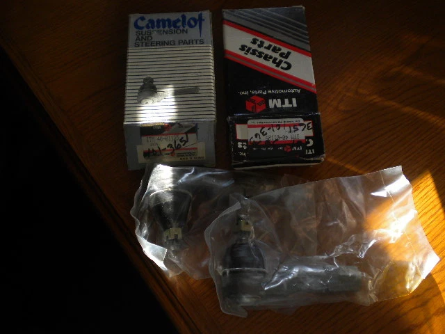 NUEVO par de extremos de barra de amarre, se adapta a muchas aplicaciones de automóviles Mazda 1992-1983. Foto 1 de 1