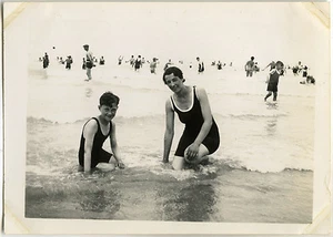 PHOTO ANCIENNE - VINTAGE SNAPSHOT - MER BAIGNEUR BAIN MODE BERCK PLAGE - BEACH - Foto 1 di 1