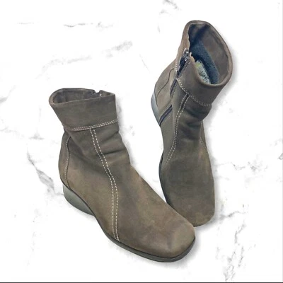 Botín de cuña impermeable de gamuza topo Felicia para mujer La Canadienne talla 9 ancho Foto 1 de 4