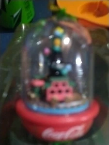 Enesco Top Ornament With Coke Bottle Enclosed T25 - Picture 1 of 6