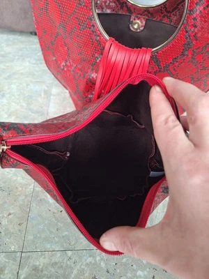 Cartera doble piel de serpiente sintética roja correas incluidas bolsa grande y bolsa pequeña Foto 1 de 4