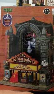 Lemax Fright Night Cinema Città Spettrale Edifici Esclusiva Michael 2024 - Foto 1 di 5
