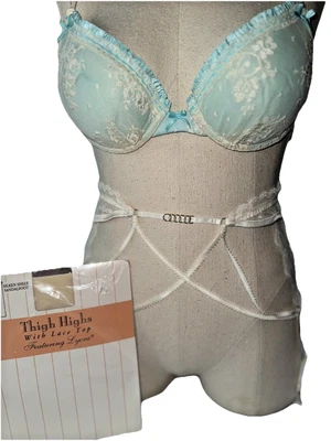 Novo Sutiã Intimissimi Cinto de Liga Meias de Renda Conjunto com 3 Peças Marfim Azul Aqua 34B P M - Imagem 1 de 4