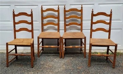 ""OFERTA"" 4 SILLAS ANTIGUAS DE ASIENTO RUSH TEJIDAS CON RESPALDO DE ESCALERA DE ROBLE - ¡HERMOSO CONJUNTO! Foto 1 de 4