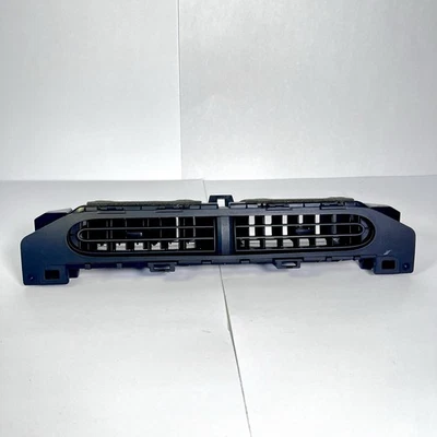 2012-2014 丰田普锐斯 C 通风中心控制台仪表板空调加热器通风口原始设备制造商 — 第 1/4 张图片