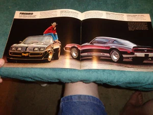 1981 PONTIAC FULL-LINE SALES BROCHURE  / ORIGINAL CATALOG FIREBIRD++ - Picture 1 of 8