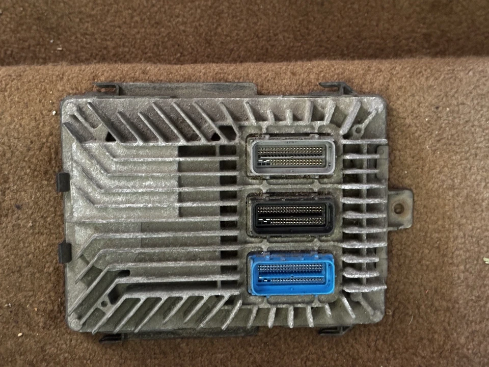 Módulo de control electrónico del motor Chevrolet Equinox 2010-2011 Foto 1 de 1