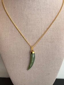 Vtg Green Jade Horn Charm Pendant Necklace - Picture 1 of 24