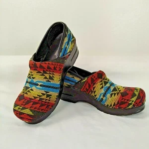 Bjorndal 136343 ALLY Womens Clogs Aztec Print Size 6 EUC - Picture 1 of 11