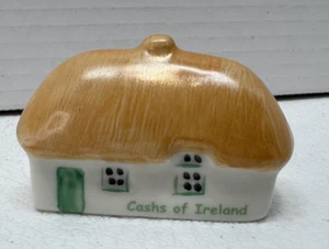 Vtg Miniature Irish Dresden Cashs Of Ireland Thatched Roof Cottage Figurine - Picture 1 of 5