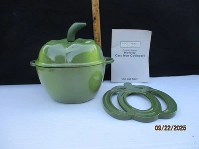 Technique Novelty Green Pepper 2.5 Qt. Enamel Cast Iron Dutch Oven /Trivet & Inf - Image 1 of 4
