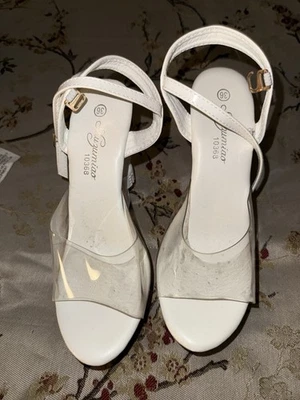 Пара прозрачных сандалии на платформе каблуке размер 7 до 7 1/2 - Изображение 1 из 4