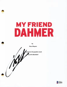 ROSS LYNCH SIGNED AUTOGRAMM MY FRIEND DAHMER FULL SCRIPT BECKETT BAS - Bild 1 von 1