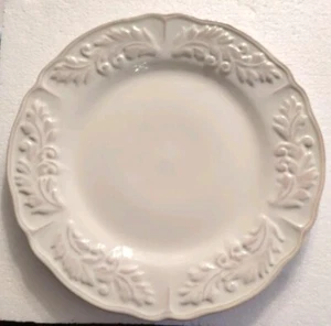2x AMBERLY Embossed Ivory Dinner Plates 10.5” JCP Home Linden Street Stoneware - Picture 1 of 3