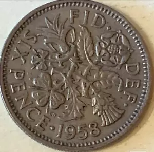 "1958 United Kingdom 6 Pence: A Glimpse into Royal History" - Picture 1 of 2