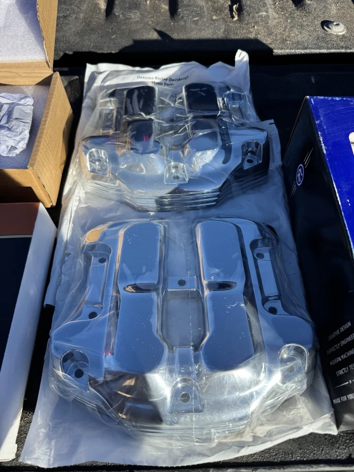 Harley Davidson Milwaukee 2017-2025 ocho cajas basculantes cromadas cubiertas de caja Foto 1 de 3