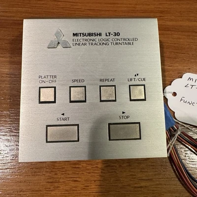 CUBIERTA INTERRUPTOR DELANTERO MITSUBISHI LT-30 CON INTERRUPTORES Y PLACA P.C Foto 1 de 4