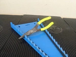 #az151 Snap-On Tools USA HIVIZ Soft Grip 8" Talon Needle Nose Pliers 96ACFHV - Picture 1 of 17