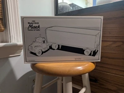 FIRST GEAR U.S. Postal Service 1960 Model B-61 Mack Tractor & Trailer Sealed - Image 1 of 2