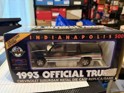 Camión oficial Chevrolet Suburban 1993 Indianapolis 500 banco fundido a presión de metal Foto 1 de 4
