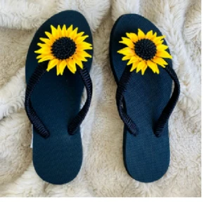 Summer Girls yellow Flower Decorate Outdoor Slipper shoe Open Toe Sandals Beach - Picture 1 of 4