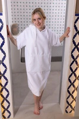 Poncho mit Kapuze und Tasche XL weiß für Wellness, Strand, Wassersport, Freizeit - Bild 1 von 4