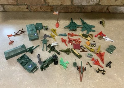 ENORME LOTE (más de 140) de hombres y accesorios vintage del ejército Foto 1 de 4