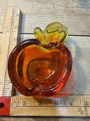 Красное оранжевое художественное стекло середины века блюдо/пепельница из яблочного конфет - Изображение 1 из 3