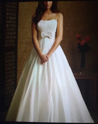 Allure Bridals NWOT Strapless Taffeta Wedding Gown Ivory Applique Bodice Ruched - Image 1 of 4