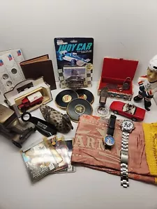 Lote de cajones de chatarra vintage surtido de varios artículos - Imagen 1 de 24