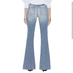 Alice + Olivia Blue Vintage Wash Kayleigh High Waist Bell Bottom Flare Jeans - Bild 1 von 6