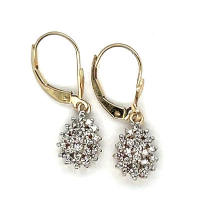 Pendientes colgantes de diamantes con racimo de lágrima de oro amarillo y blanco de 14 k Foto 1 de 4