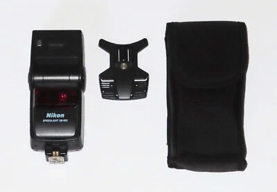 Nikon SB-600 Speedlight Flash For Nikon SLR and DSLR Cameras With Case & Stand - Image 1 of 3