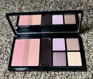 Ready To Wear New York BACKSTAGE GLAMOUR FACE 3 Blush 1 Liner 4 Shadow - Picture 1 of 3