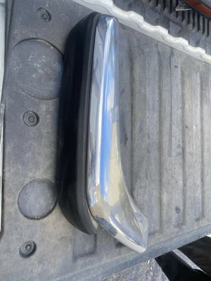 1982 - 93 Jaguar XJS RH Front  Driver Side Bumper Molding Chrome W Rubber Trim - Image 1 of 3
