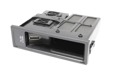 VW Passat B7 Multimedia Media In Control Unit 5N0035342E 5N0035341F - Image 1 of 4