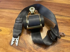 Renault Megane 2 5dr NEW GENUINE right front seat belt 8200377276 15I - Picture 1 of 11