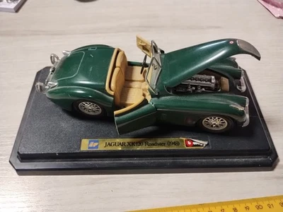 AUTO GIOCATTOLO VINTAGE. JAGUAR XK 120 Roadster DEL 1948. METALLO - Immagine 1 di 4