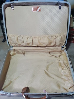 EXCEPTIONAL~ Samsonite Silhouette II Vintage Suitcase Roller Hardcase Used Once  - Image 1 of 4