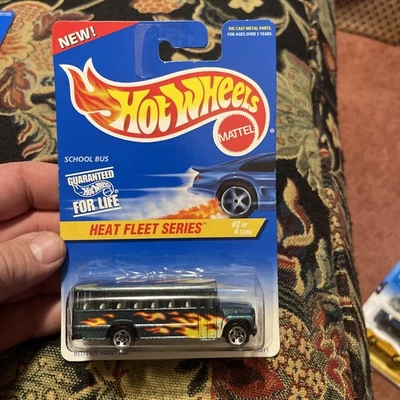 Autobús escolar Hot Wheels Heat Fleet  Foto 1 de 4