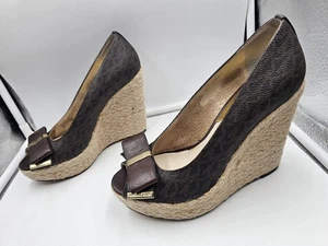 Michael Kors Meg Brown Monogram Canvas Bow Wedge Platform Peep Toe Shoes Sz 6 - Picture 1 of 5