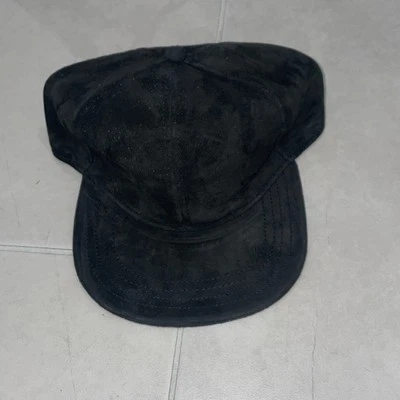 Gamuza negra. Gorra de béisbol ajustable EE. UU. Foto 1 de 4