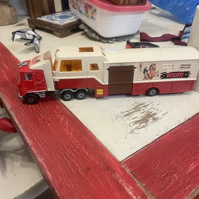 Cámper remolque vintage Majorette Super Movers rodeo caballo hecho en Francia Foto 1 de 2