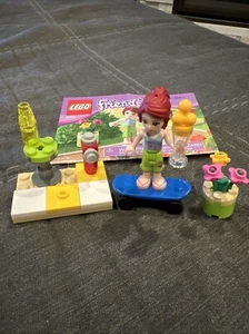 LEGO FRIENDS: Skateboarder Mia (30101) ~ 100% Complete with Manual (No Polybag) - Picture 1 of 3