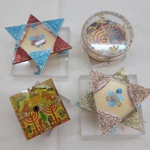 4 DREIDEL SEVIVON DIFFERENT DESIGNS PERSIPLEX MADE BY DINA MADE IN ISRAEL - Picture 1 of 8