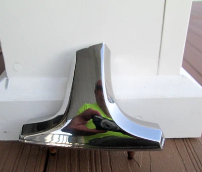 Хромированное основание зеркала заднего вида со стороны пассажира для Cadillac Eldorado 79-85 годов выпуска от оригинального производителя - Изображение 1 из 4