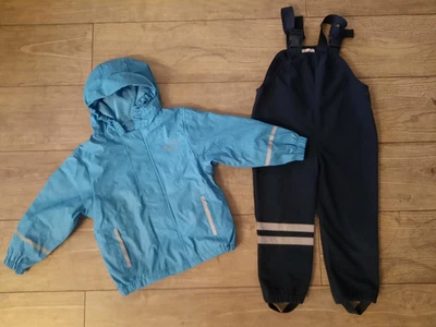 Regenjacke Gr. 98/104 und Softshellhose Gr. 98, gefüttert, hellblau/dunkelblau - Bild 1 von 4