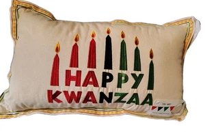 Neu Happy Kwanza Kissen rechteckig beleuchtet 2 A Batterien 19x11 feiern - Bild 1 von 3